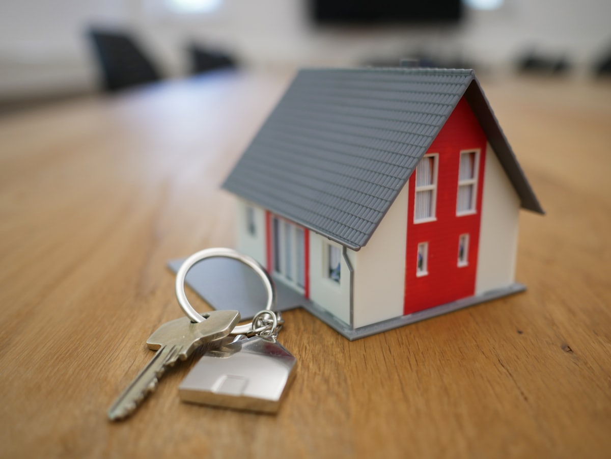Ballarat home loan broker reviewing a mortgage application with a regional Victoria homebuyer